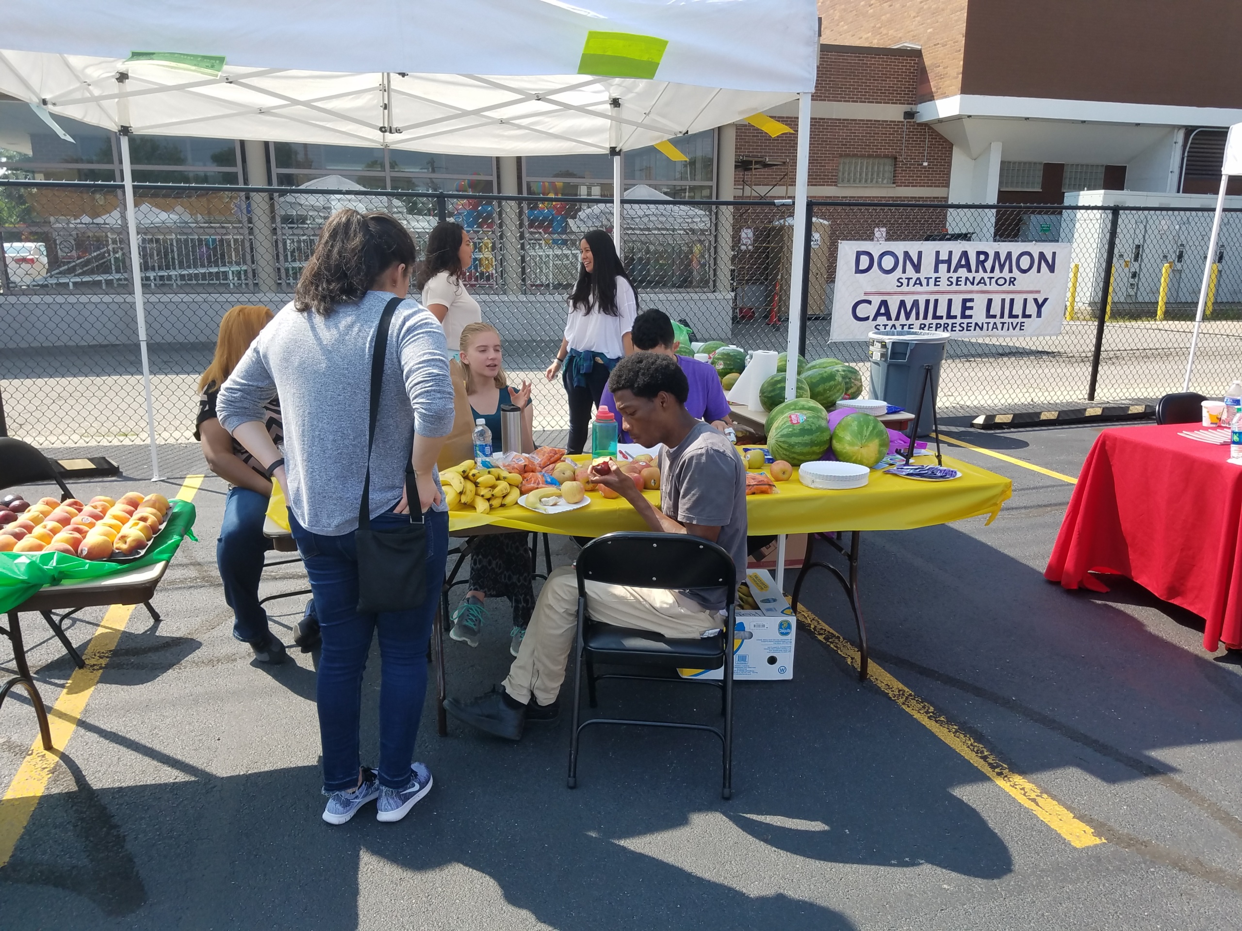 World Resources Chicago and Northwestern University Student Community Health Corps sets up Fresh Fruit for Back to School children in Austin Community of Chicago