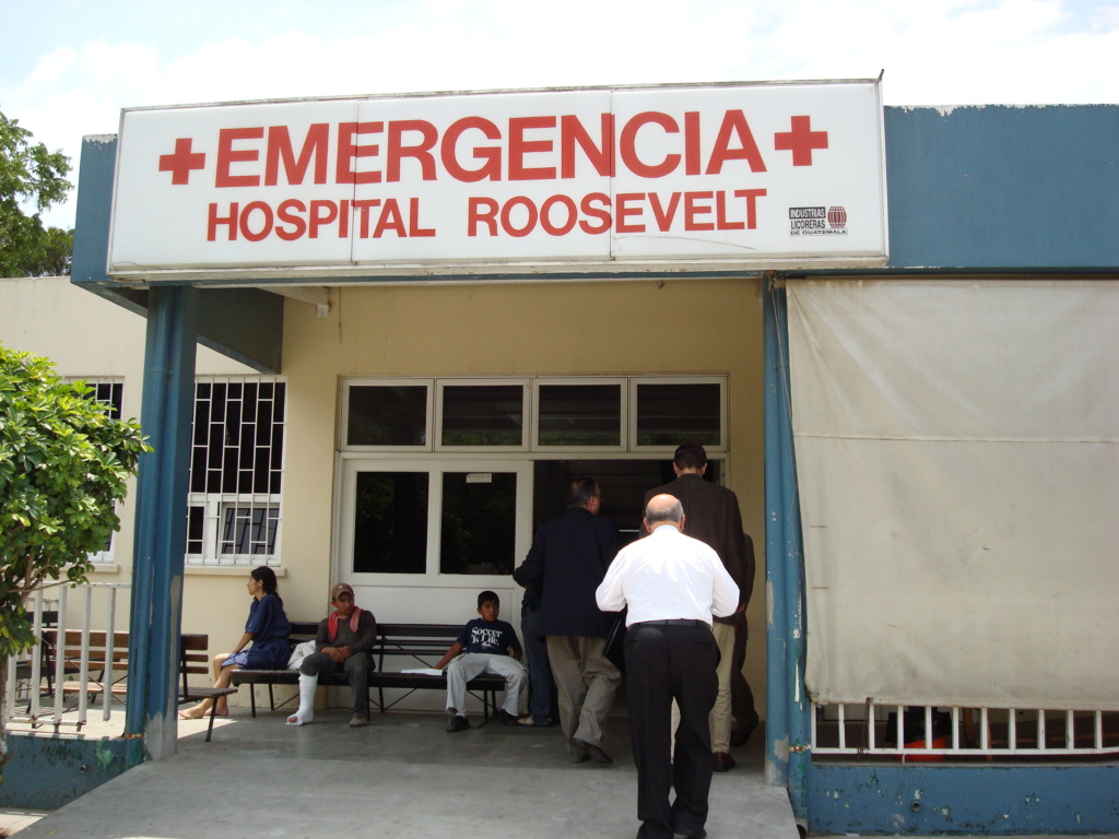 World Resources Chicago visits Roosevelt Hospital - Main Guatemala City Public Hospital with Rotarians